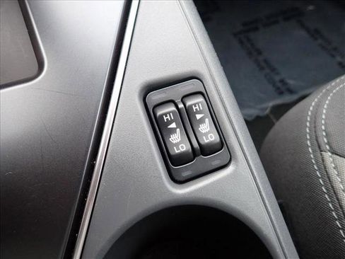 Used 2025 Subaru Crosstrek 2.0i Premium AWD/4WD image 17