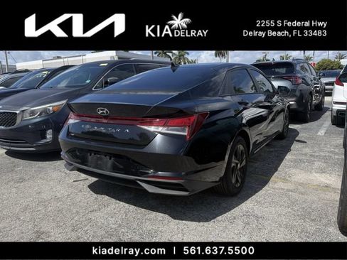 Used 2023 Hyundai Elantra SEL w/ Preferred Accessory Package image 7