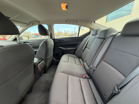 Used 2025 Nissan Altima 2.5 SV image 24