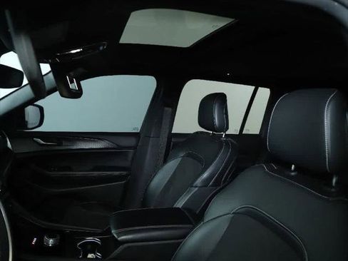 Certified 2024 Jeep Grand Cherokee Altitude image 20