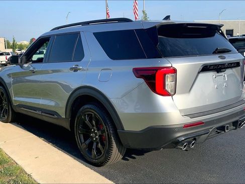 Used 2024 Ford Explorer ST w/ Equipment Group 401A AWD/4WD image 2