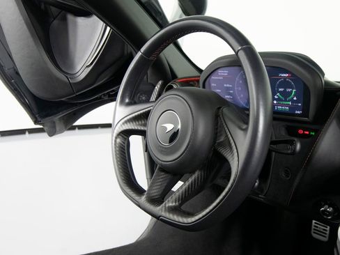 Used 2020 McLaren 720S Performance RWD image 33
