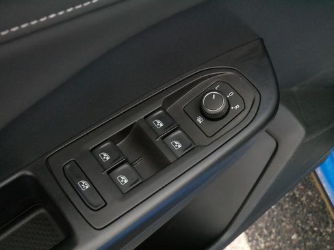 Certified 2025 Volkswagen Taos SE AWD/4WD image 19