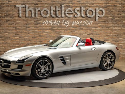 Used 2012 Mercedes-Benz SLS AMG Roadster image 2