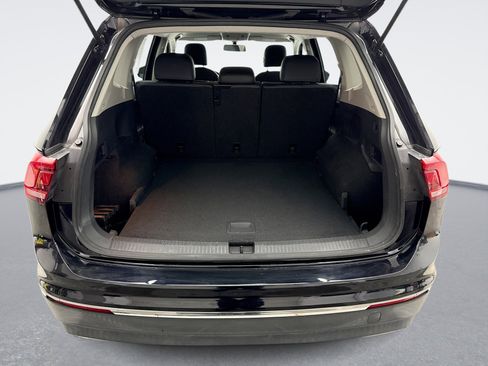 Used 2018 Volkswagen Tiguan SE image 20