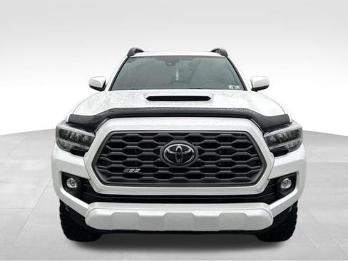 Used 2023 Toyota Tacoma TRD Sport w/ Technology Package AWD/4WD image 9