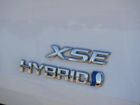 Used 2023 Toyota Sienna XSE FWD image 10