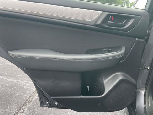 Used 2018 Subaru Outback 2.5i AWD/4WD image 11