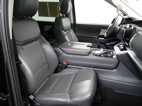 Certified 2025 Ford Expedition Active AWD/4WD image 24