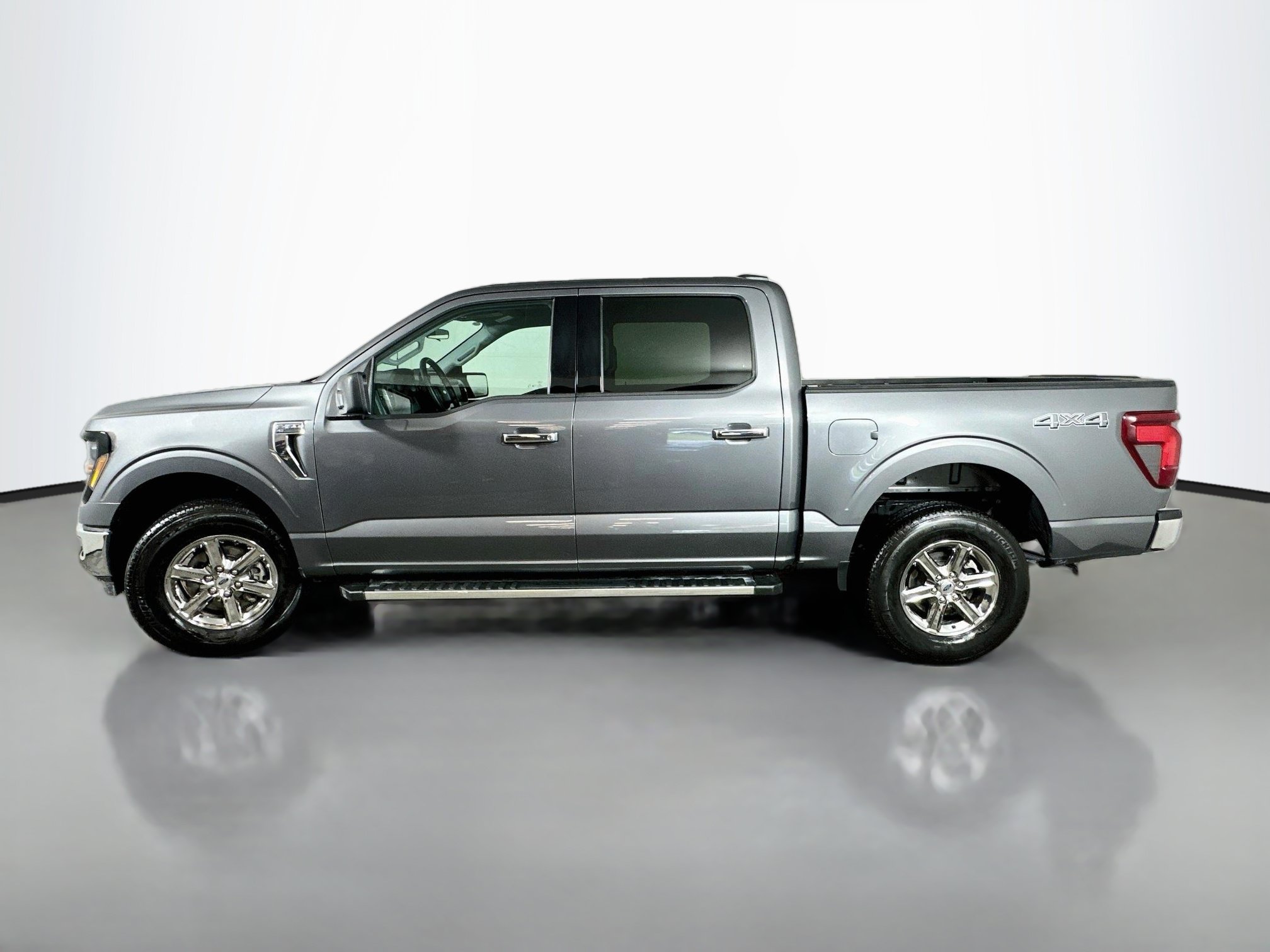 Used 2025 Ford F150 XLT w/ Equipment Group 301A Standard AWD/4WD image 4
