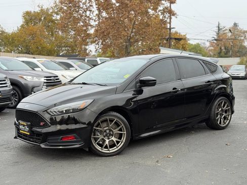 Used 2018 Ford Focus ST image 8