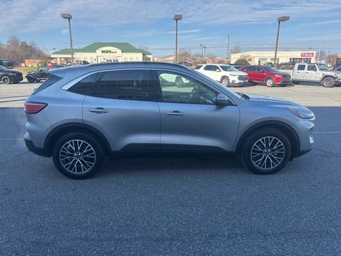 Used 2022 Ford Escape SEL w/ Class II Trailer Tow Package image 7