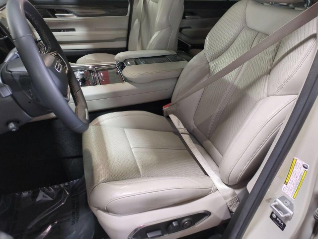 Used 2022 Jeep Wagoneer Series III AWD/4WD image 12