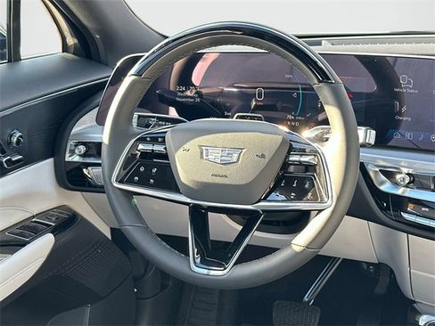 New 2026 Cadillac Lyriq Luxury image 5
