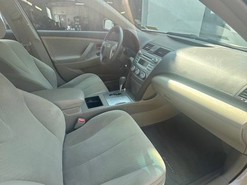Used 2009 Toyota Camry LE FWD image 24
