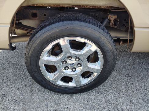 Used 2013 Ford F150 XLT w/ Luxury Equipment Group RWD image 10