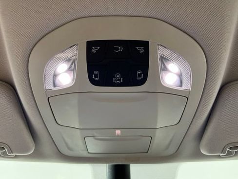 Used 2023 Chrysler Pacifica Touring-L FWD image 31