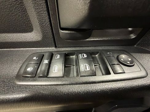 Used 2014 RAM 2500 Tradesman w/ Chrome Appearance Group image 11