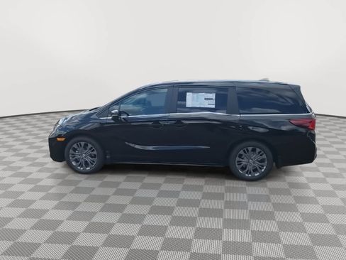 New 2026 Honda Odyssey Touring image 5
