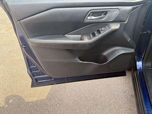 Used 2025 Nissan Rogue SV image 21