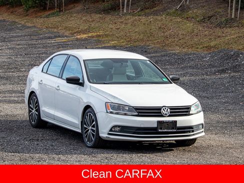 Used 2016 Volkswagen Jetta Sport image 12