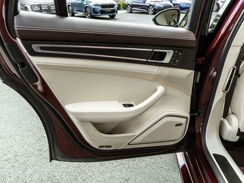 Used 2023 Porsche Panamera 4 Platinum Edition w/ Sportdesign Package AWD/4WD image 32