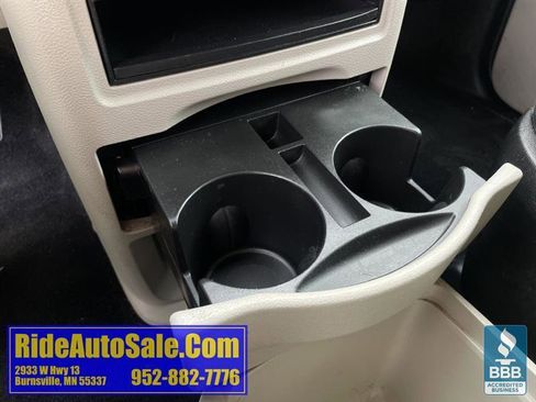 Used 2011 Dodge Grand Caravan Express FWD image 33