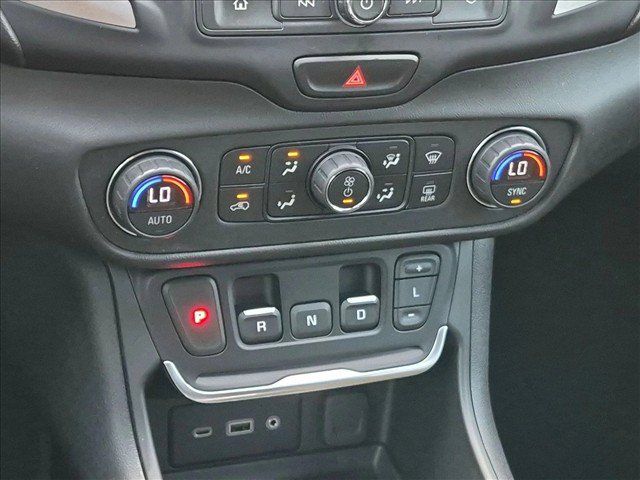 Used 2021 GMC Terrain SLE w/ Driver Convenience Package FWD image 24
