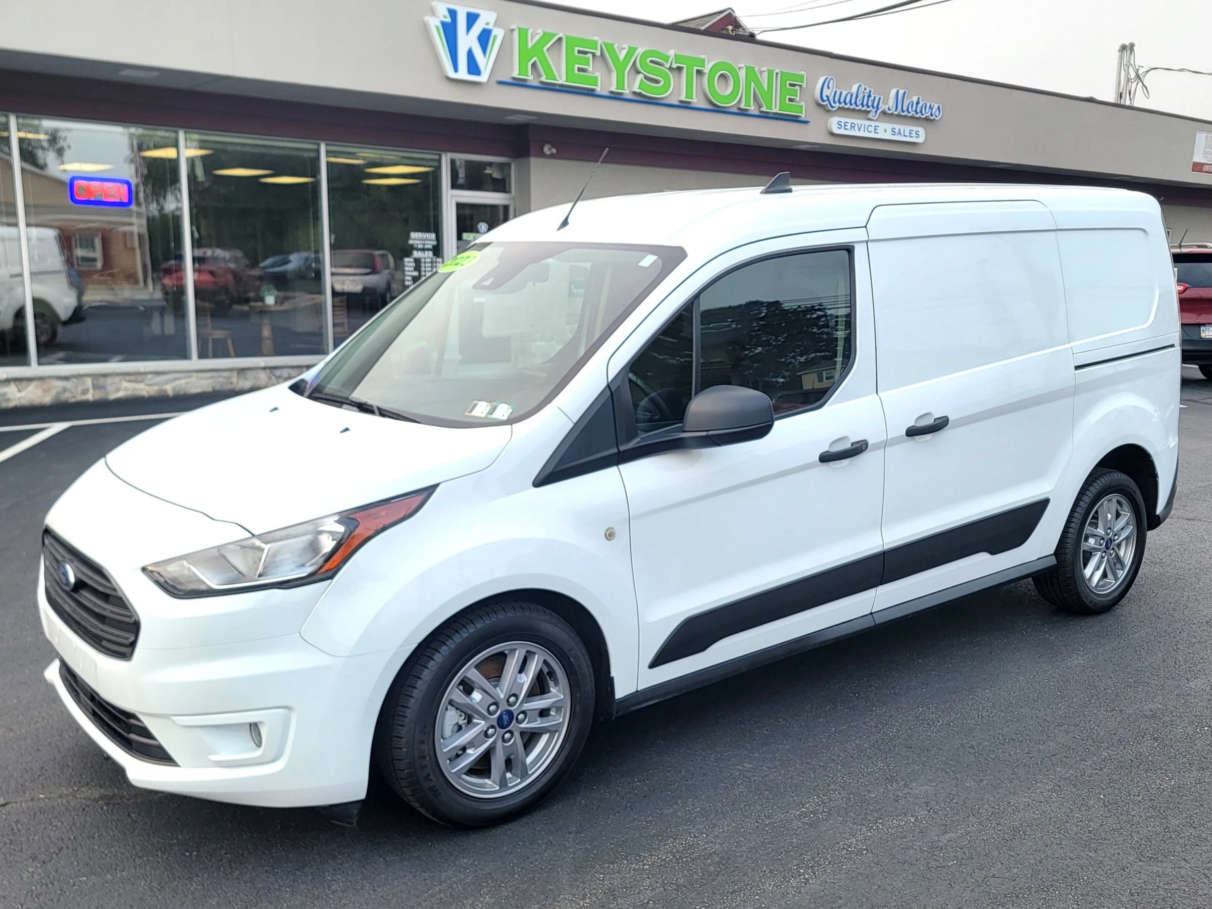 Used 2023 Ford Transit Connect XLT FWD image 1