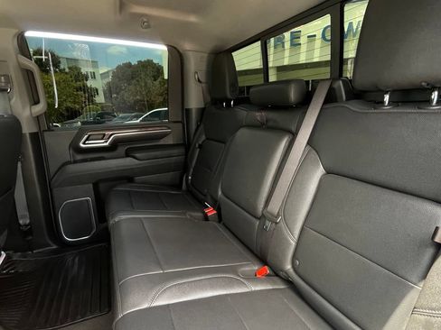 Used 2025 Chevrolet Silverado 2500 LTZ w/ LTZ Premium Package AWD/4WD image 24