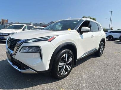 Certified 2022 Nissan Rogue Platinum w/ Head-Up Display Package