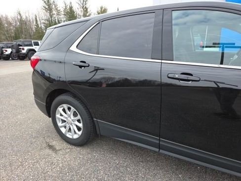 Used 2020 Chevrolet Equinox LT w/ Driver Convenience Package image 30