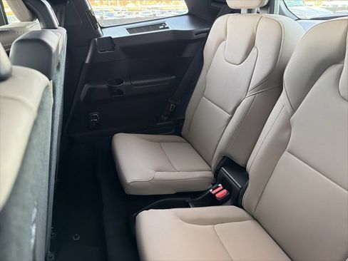 New 2026 Volvo XC90 B6 Plus w/ Protection Package Premier image 9
