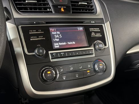 Used 2018 Nissan Altima 2.5 S FWD image 21