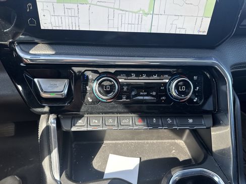 Used 2024 GMC Sierra 1500 Denali w/ Technology Package AWD/4WD image 36