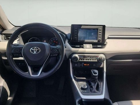 Used 2021 Toyota RAV4 XLE Premium AWD/4WD image 8