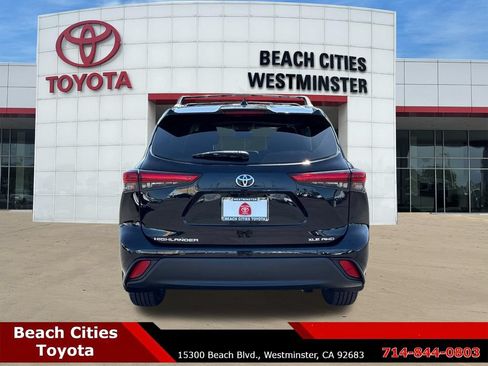 Used 2023 Toyota Highlander XLE AWD/4WD image 10