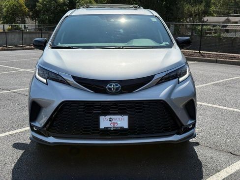 Certified 2021 Toyota Sienna XSE image 11
