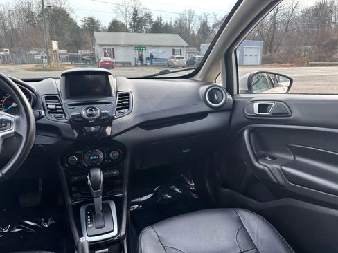 Used 2016 Ford Fiesta Titanium image 30