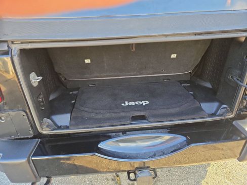 Used 2013 Jeep Wrangler Sport AWD/4WD image 24