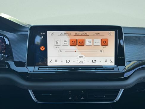 New 2026 Volkswagen Atlas Peak Edition AWD/4WD image 19