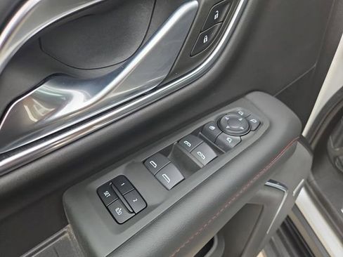 Used 2022 Chevrolet Suburban RST w/ Sport Performance Package image 5