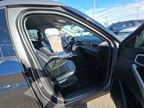 Used 2023 Ford Explorer XLT w/ Equipment Group 202A image 6