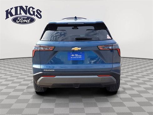 Used 2025 Chevrolet Equinox LT image 4