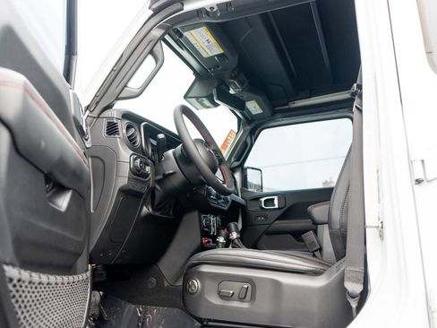 Used 2024 Jeep Wrangler Unlimited Rubicon image 14