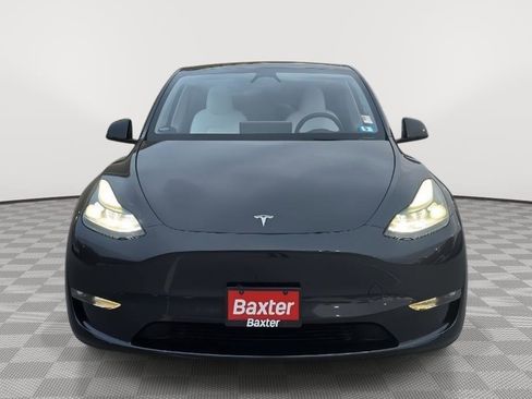 Used 2024 Tesla Model Y Long Range AWD/4WD image 3