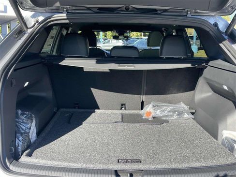 New 2026 Volkswagen Atlas Cross Sport SEL Premium R-Line image 15