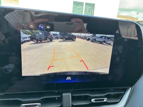 Used 2025 Chevrolet Equinox LT FWD image 25