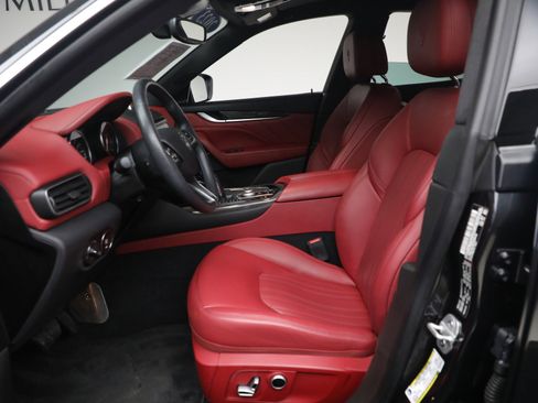 Certified 2023 Maserati Levante GT image 12