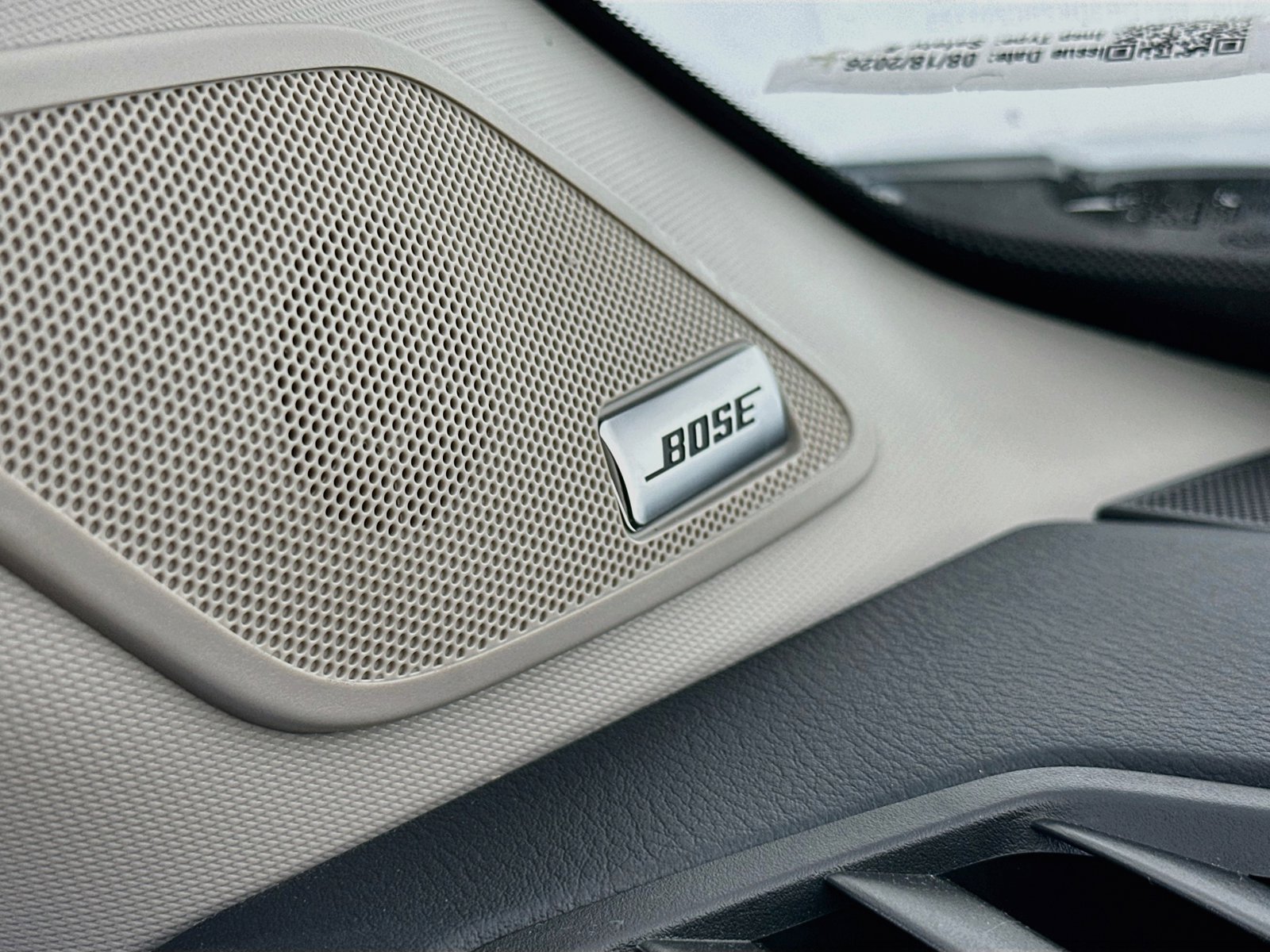 Used 2024 Nissan Pathfinder Platinum w/ Lighting Package (N93) AWD/4WD image 28